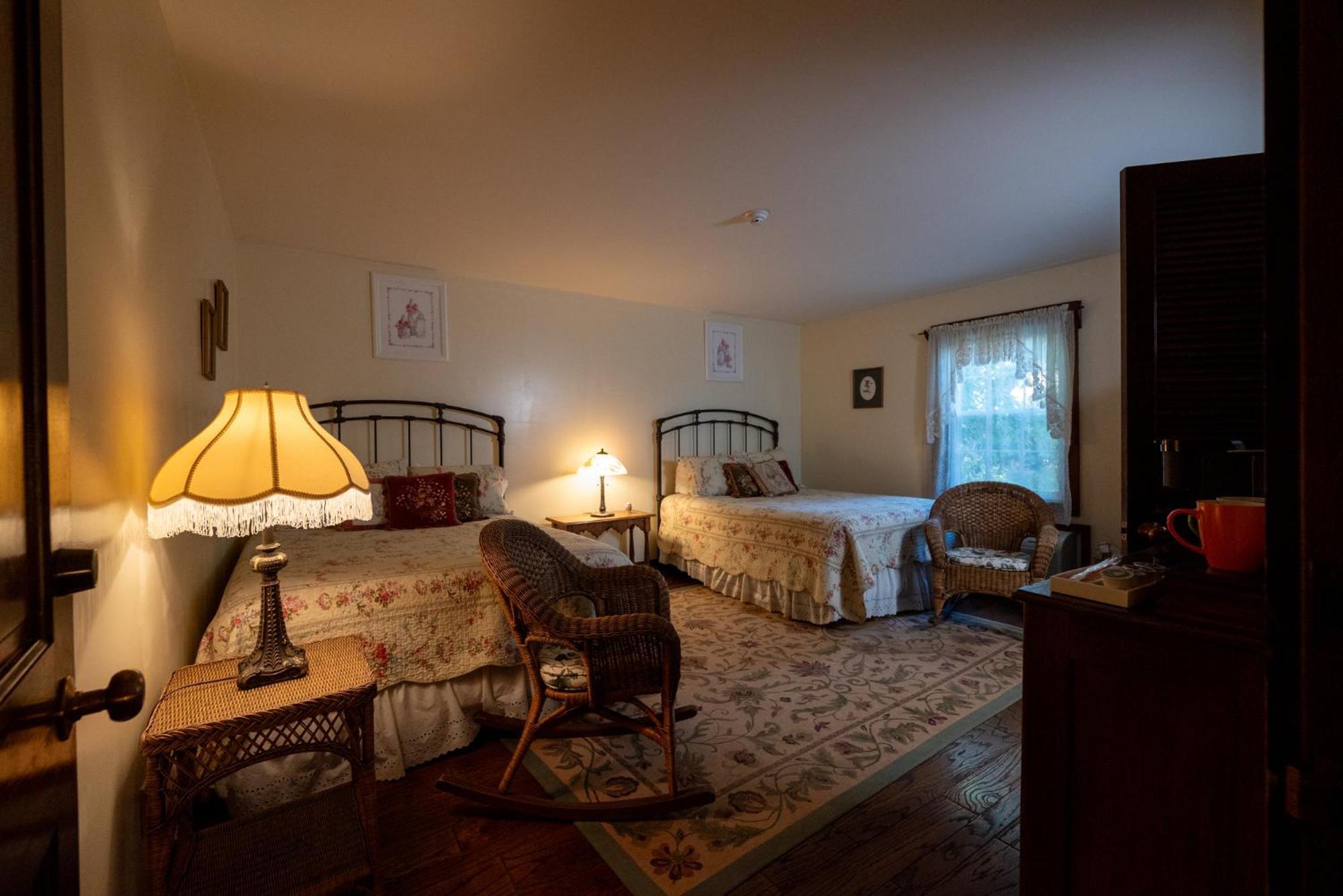 Averill Park La Perla Restaurant & Country Inn מראה חיצוני תמונה